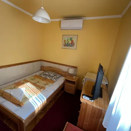 Gyogygoedoer Vendeghaz 3* Szekszárd
